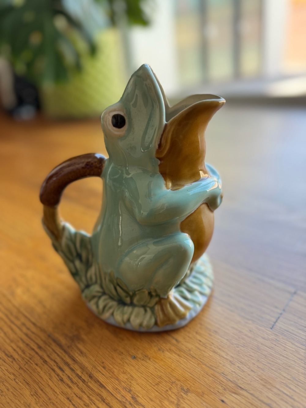 Ceramic Frog Pitcher Vintage Majolica - 90s EUC